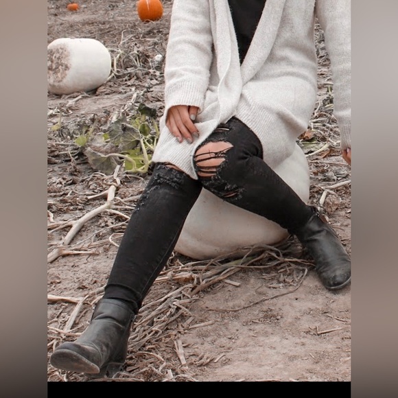 Black ripped jeans - Picture 3 of 4